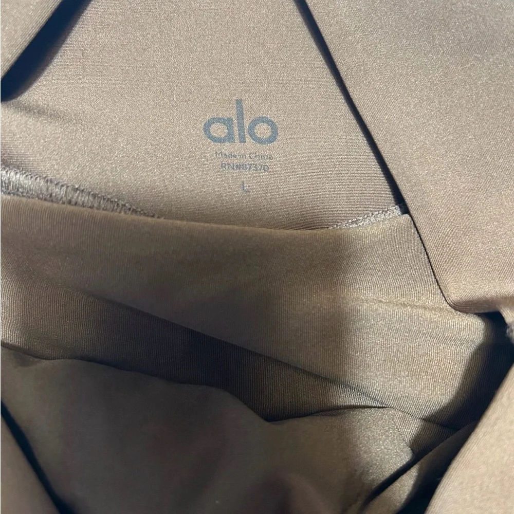 ALO Yoga Women's Tan Pleated Mini Skirt